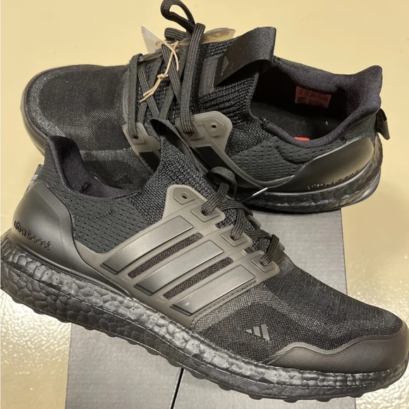 adidas UltraBOOST Mono Triple Black - Picture 7 of 10